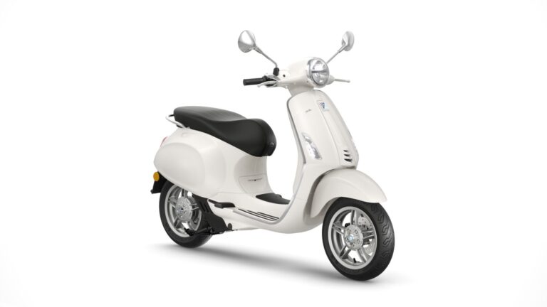 Vespa_Primavera_Elettrica_BiancoInnocente_3-4-Ant-DX