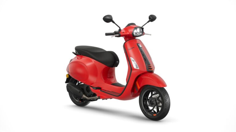 Vespa_Sprint_S_125_RossoCoraggioso_3-4-Ant-DX