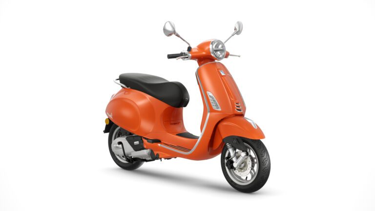 02-Vespa-Primavera-125-Arancio-Impulsivo-e1738830561453-768x432