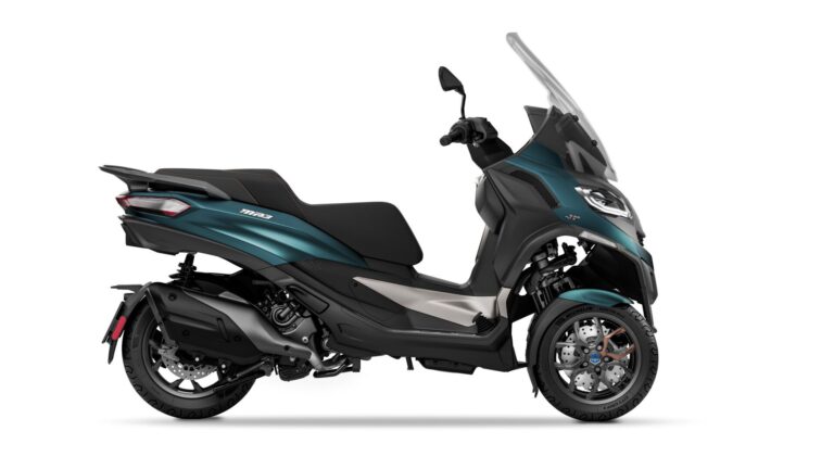 Piaggio_MP3-530-Exclusive_Blu-Oxygen_Lat-dx