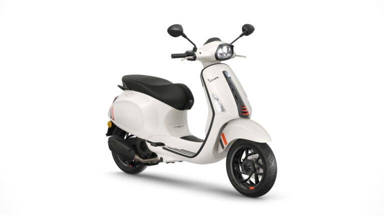 Vespa_Sprint_S_125_BiancoInnocente_3-4-Ant-DX-768x432